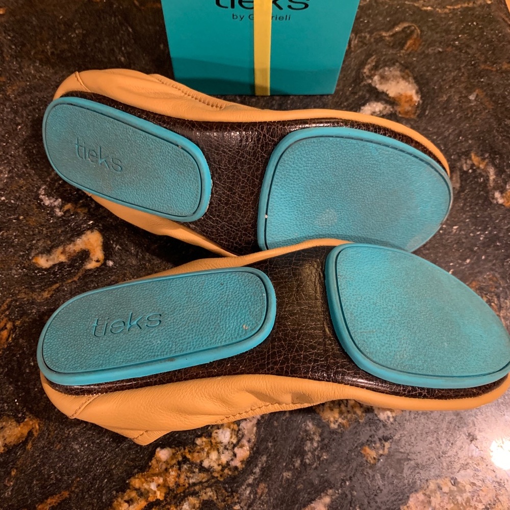 Tieks by Gavrieli camel color size 8